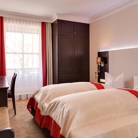 Hotel Promenade Хершинг-ам-Аммерзе Экстерьер фото
